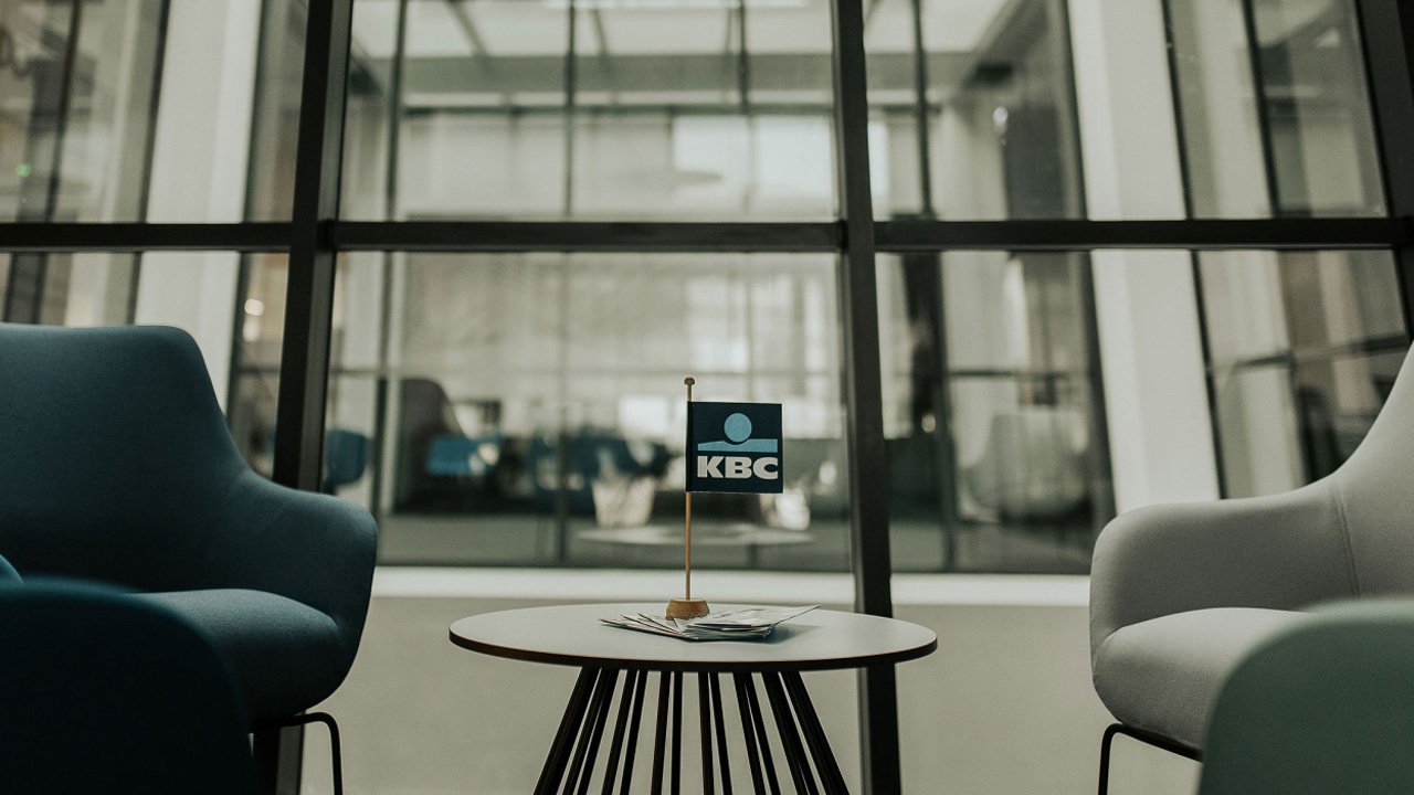 Гост-лекция на експертите от KBC Global Services „Изграждане на силен бранд в ерата на социа...