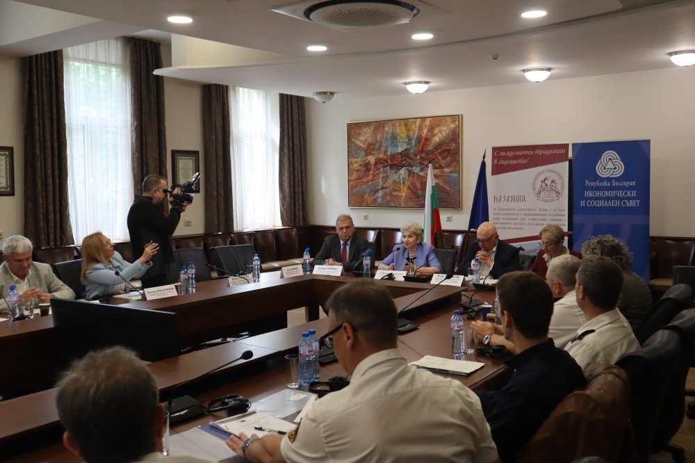 Икономически университет – Варна беше домакин на конференция "От Констанца до Варна: Насърча...
