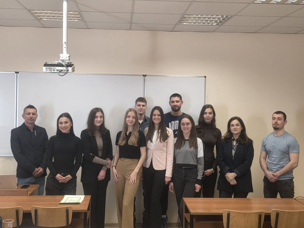 В Икономически университет – Варна се проведе XIII Студентска научна конференция "Търговия 2...