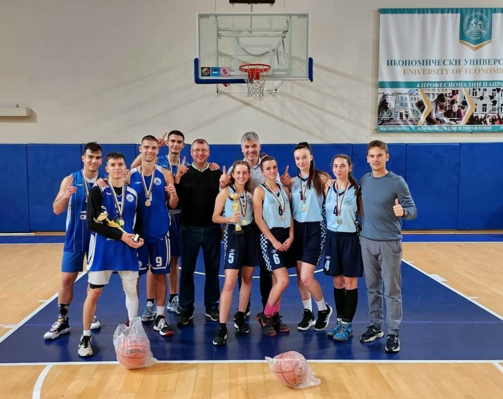 Първо място за отборите по баскетбол на ИУ – Варна в "Купа 8 декември" на Община Варна за 2022 година