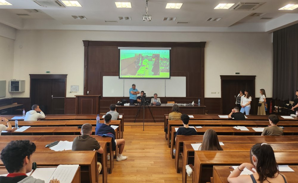Общ конкурсен изпит по математика във формат на ДЗИ се проведе в Икономически университет – ...