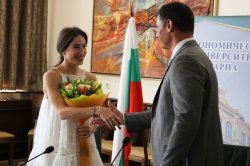 Златното момиче Симона Дянкова гостува в Икономически университет – Варна 