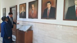 Посланикът на Индия в България Н. Пр. Арун Саху се срещна с академичното ръководство и студе... 4