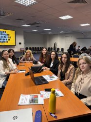 Студенти от Икономически университет – Варна участваха в VII Национално състезание по медиация 4