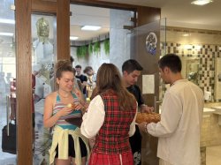 Bulgarian Evening welcomes new Erasmus+ students to the University of Economics – Varna for ... 1
