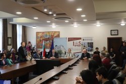 Дискусия на тема „Априлското въстание в почитта на поколенията – традицията и уроците на мин... 8