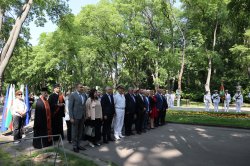 Студентският съвет при Икономически университет – Варна почете паметта на Ботев и загиналите за свободата и независимостта на България 
