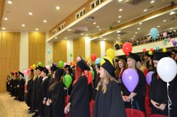 Тържествено се дипломираха абсолвентите от ИУ – Варна