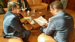 Посланикът на Индия в България Н. Пр. Арун Саху се срещна с академичното ръководство и студе... 6
