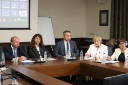 Семинар „Предизвикателства пред развитието на висшето образование в България“ в Икономически университет – Варна 