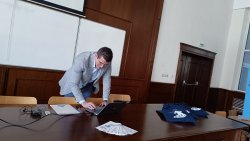 В ИУ – Варна се проведе публична лекция на тема "From Basics to Breakthroughs: AI 101 and Re... 14