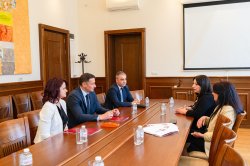 Договор за сътрудничество между Икономически университет – Варна и фирма „Кредит мениджър“