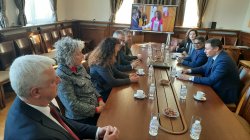 Посланикът на Индия в България Н. Пр. Арун Саху се срещна с академичното ръководство и студе... 13