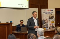 Сезон 5 на UEVA започна с вдъхновяваща среща с проф. д-р Евгени Станимиров: „Колко далеч си ... 13