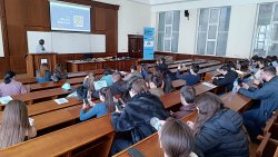 В ИУ – Варна се проведе публична лекция на тема "From Basics to Breakthroughs: AI 101 and Re... 6