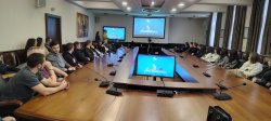 Среща на студенти от специалност Мениджмънт с Николай Жейнов, съосновател на Уча.се 4
