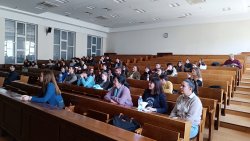 В ИУ – Варна се проведе публична лекция на тема "From Basics to Breakthroughs: AI 101 and Re... 11