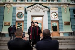 515 магистри се тържествено се дипломираха в ИУ – Варна