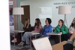 UEVA StartUp Initiative отново събра предприемчиви студенти за третия си тренинг на тема вал... 10
