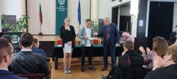 Призово място за студенти от Икономически университет – Варна в състезание по медиация