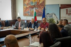 Икономически университет – Варна беше домакин на конференция „Ние и еврото: научни факти срещу митове“
