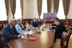 Министърът на образованието и науката проф. д-р Георги Вълчев посети Икономически университе... 1