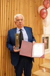 Проф. д-р Ганчо Ганчев получи академичната награда „Проф. Станчо Чолаков“ за високи постижения в областта на финансовата наука и местното управление