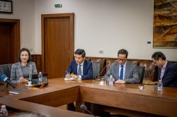 Посланикът на Социалистическа република Виетнам в България Н. Пр. Нгуен Тхи Мин Нгует посети... 4