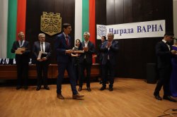 Колективна награда „Варна“ за наука и висше образование получи екипът на катедра „Информатика“ в Икономически университет – Варна 