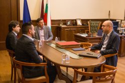 Министърът на електронното управление Божидар Божанов посети Икономически университет – Варна 