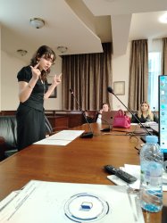 Ученици и студенти премериха аргументи, логика и ораторско майсторство в дебат на тема „Наст... 2