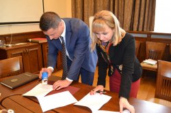 Договор за сътрудничество между омбудсмана на Република България и ИУ – Варна