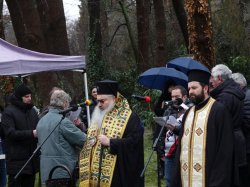 Представители на Студентския съвет в ИУ – Варна участваха в общоградското поклонение по случай 152 години от гибелта на Васил Левски

