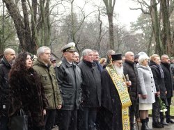 Представители на Студентския съвет в ИУ – Варна участваха в общоградското поклонение по случай 152 години от гибелта на Васил Левски

