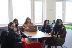 UEVA StartUp Initiative отново събра предприемчиви студенти за третия си тренинг на тема вал... 14
