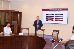 ИУ – Варна задълбочава сътрудничеството си с Бизнес университет Баку по време на посещение в... 3