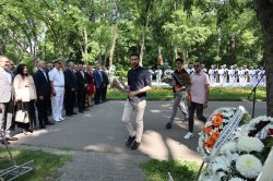 Студентският съвет при Икономически университет – Варна почете паметта на Ботев и загиналите за свободата и независимостта на България 