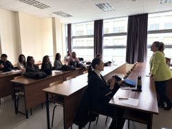 Център "Кариери, предприемачество и маркетинг" проведе информационни срещи за студенти под м... 2