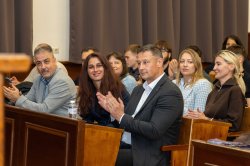 Сезон 5 на UEVA започна с вдъхновяваща среща с проф. д-р Евгени Станимиров: „Колко далеч си ... 5