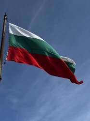 Студенти от Икономически университет – Варна се поклониха пред паметника Шипка на национални... 2